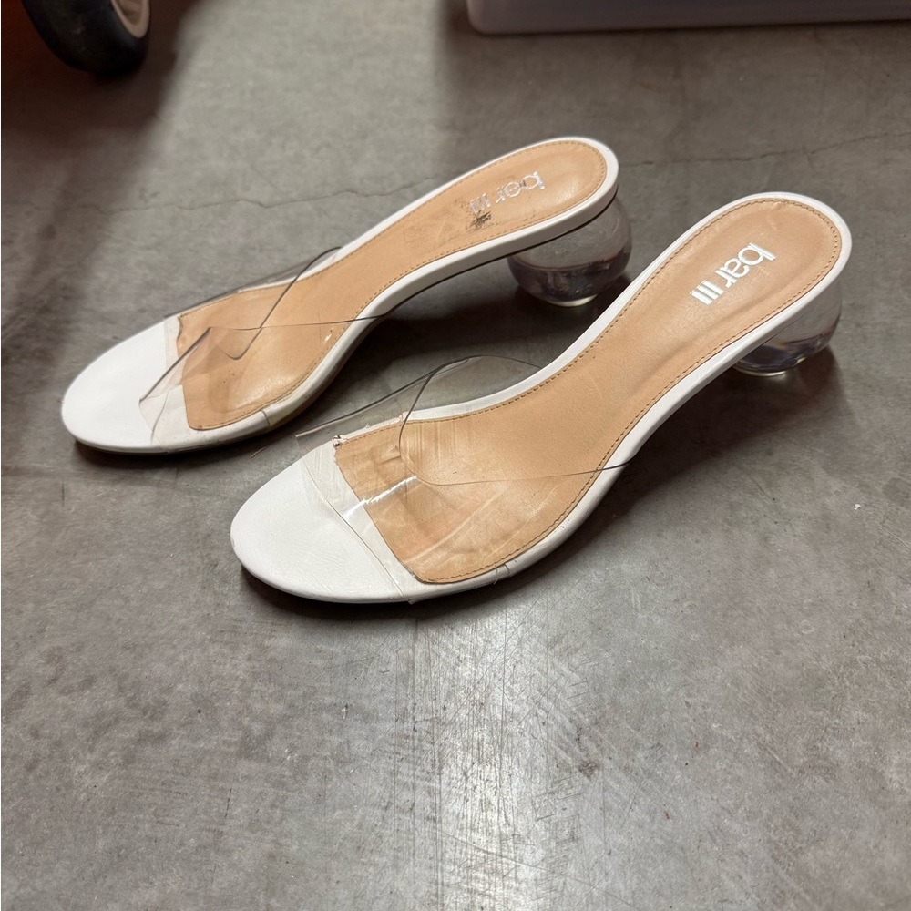 Bar III Women's White and Tan Heeled Sandals Stunning